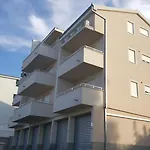 아파트 With A Parking Space Okrug Gornji, Ciovo - 12235 트로기르